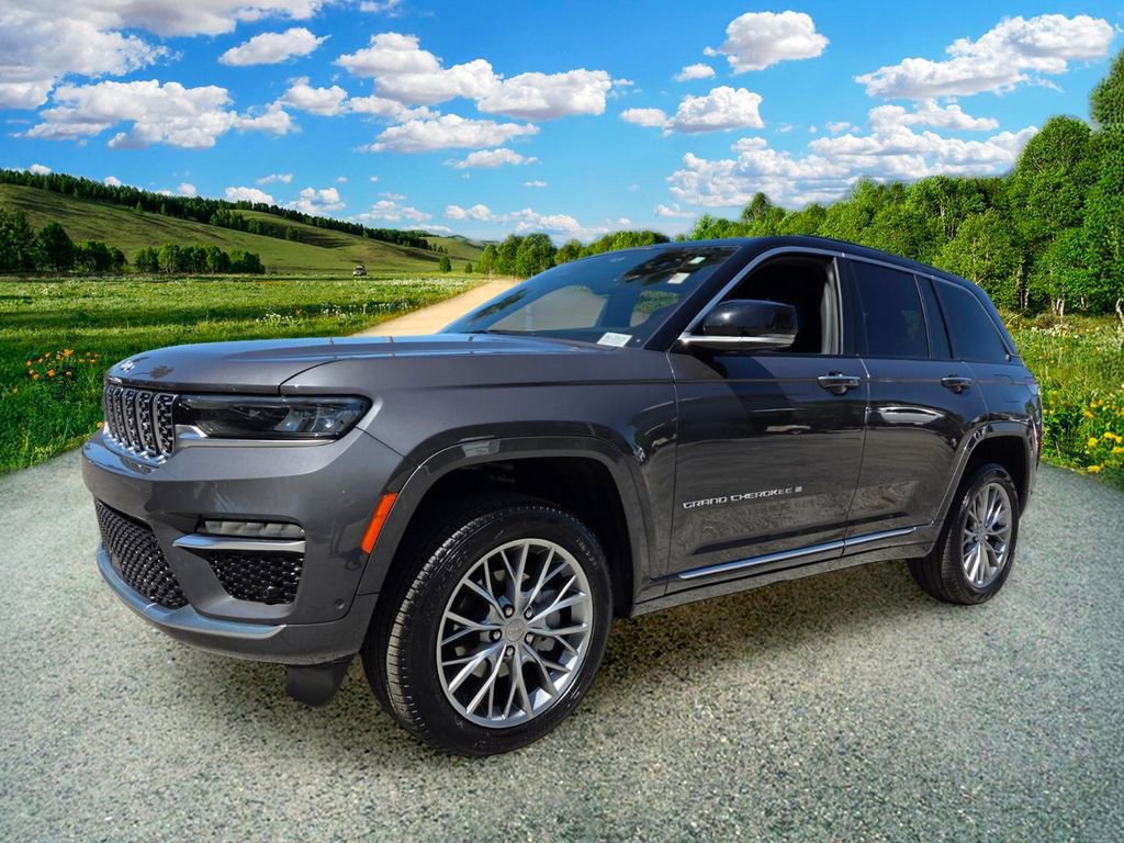 Used 2025 Jeep Grand Cherokee Summit AWD/4WD image 3