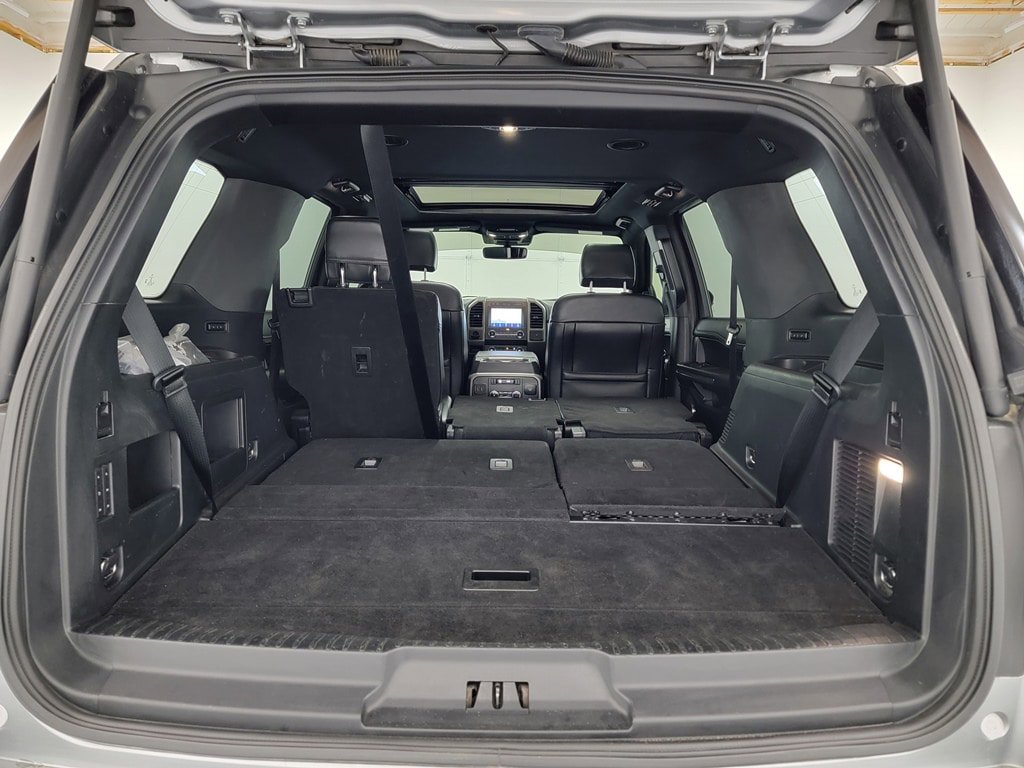 Used 2020 Ford Expedition XLT w/ Equipment Group 202A AWD/4WD image 31