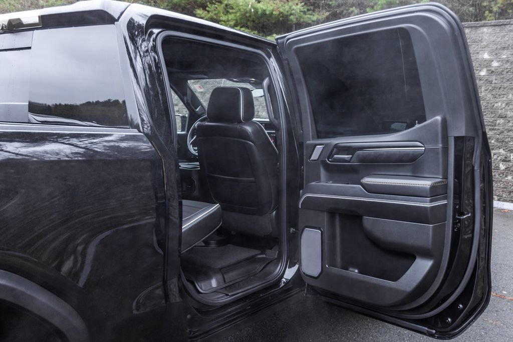 Used 2025 GMC Sierra 1500 AT4X image 17