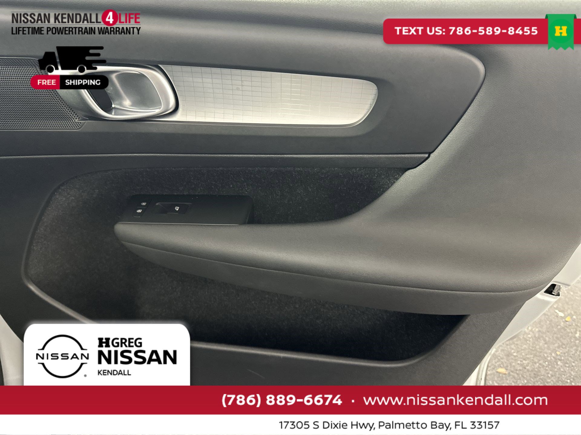 Used 2021 Volvo XC40 T4 Momentum w/ Protection Package Premier image 36