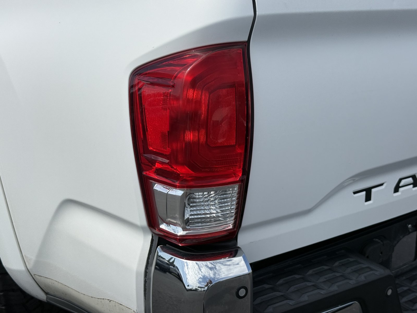 Used 2017 Toyota Tacoma SR5 RWD image 11