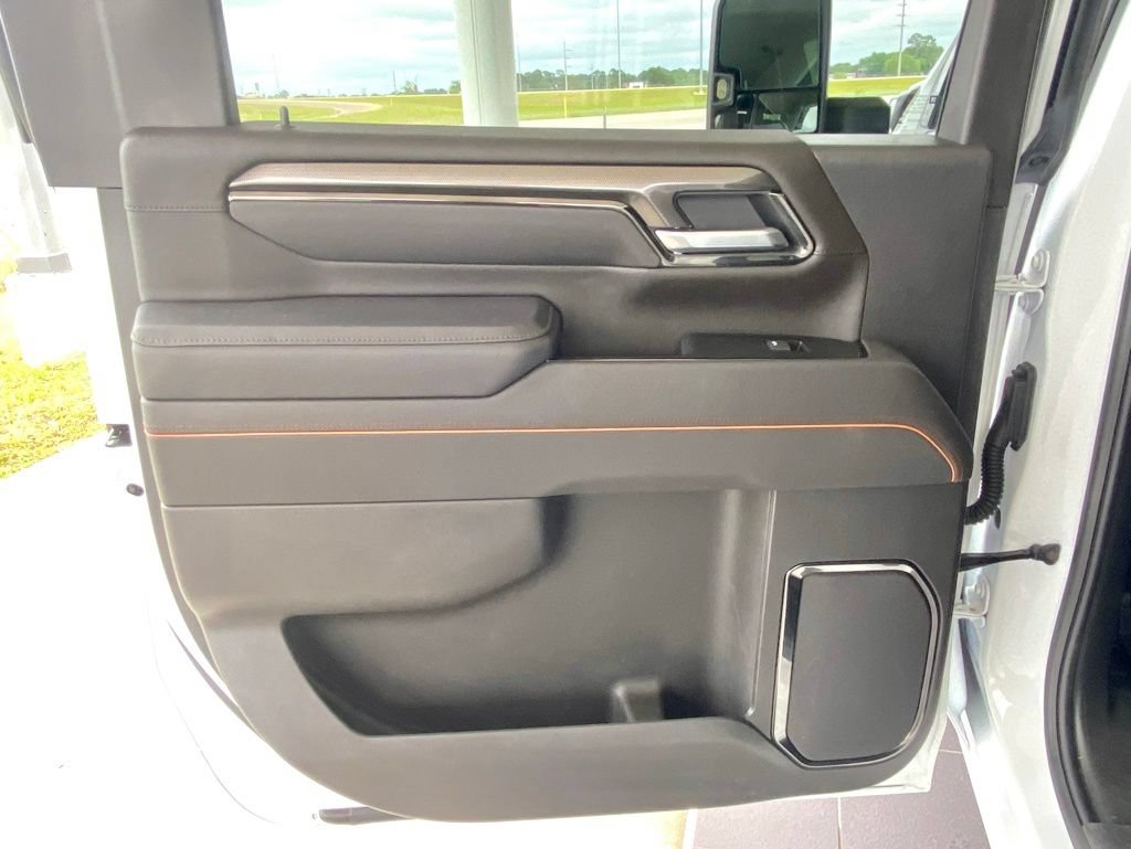 Used 2025 GMC Sierra 2500 AT4 AWD/4WD image 17
