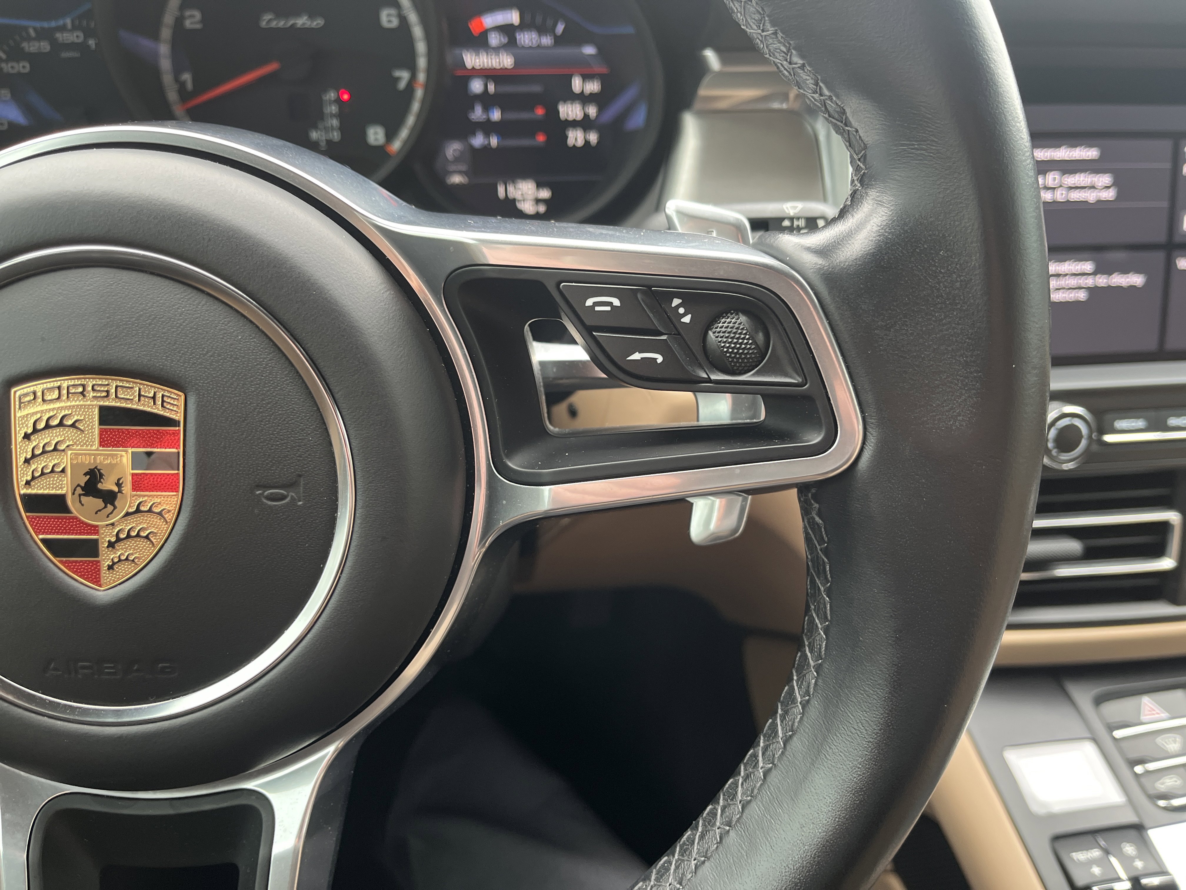 Used 2020 Porsche Macan Turbo image 27