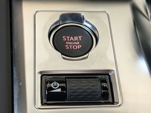 New 2026 Jaguar F-PACE SVR image 27