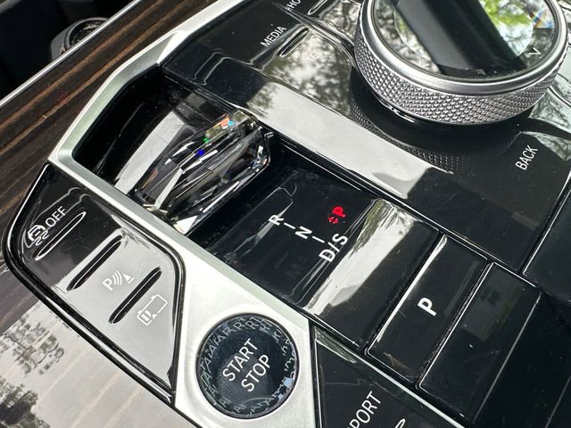 Used 2025 BMW X5 xDrive50e w/ Executive Package AWD/4WD image 25