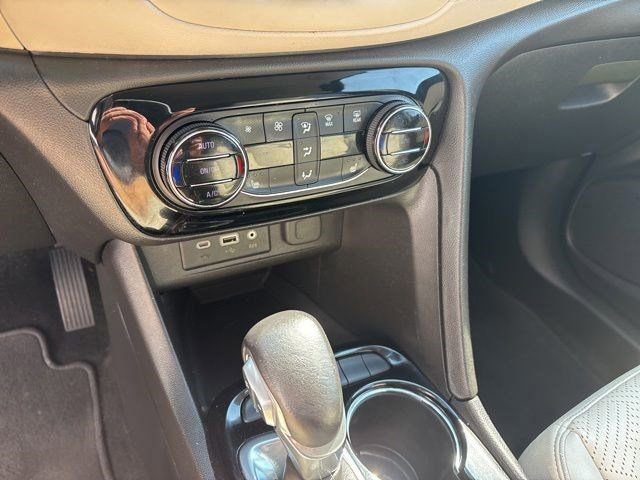Used 2020 Buick Encore GX Essence FWD image 24