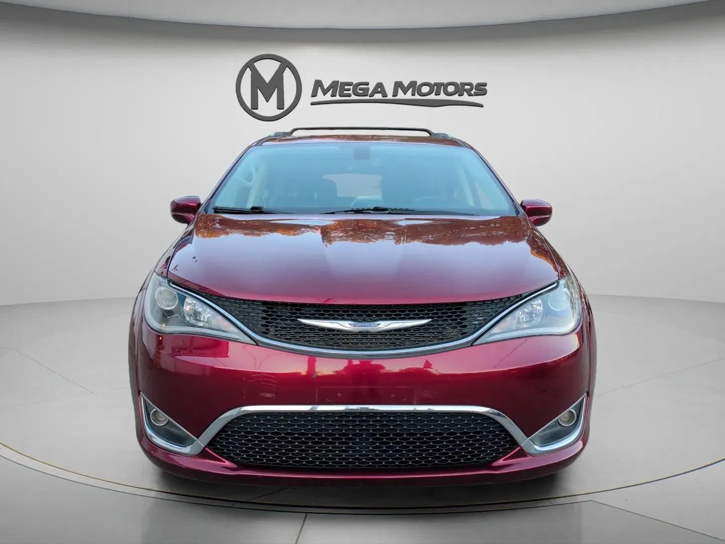 Used 2020 Chrysler Pacifica Touring-L FWD image 12