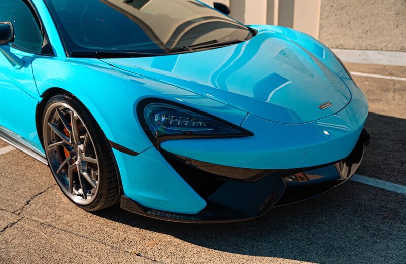 Used 2017 McLaren 570S RWD image 4