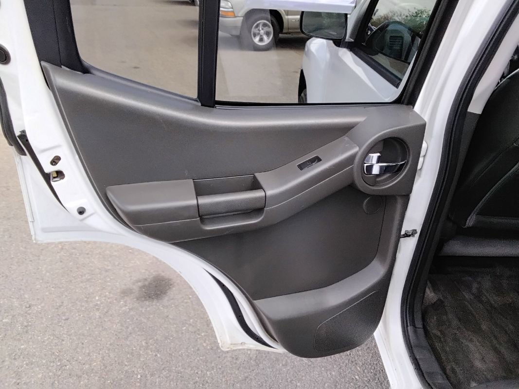 Used 2012 Nissan Xterra PRO-4X w/ Pro-4x Leather Pkg AWD/4WD image 17