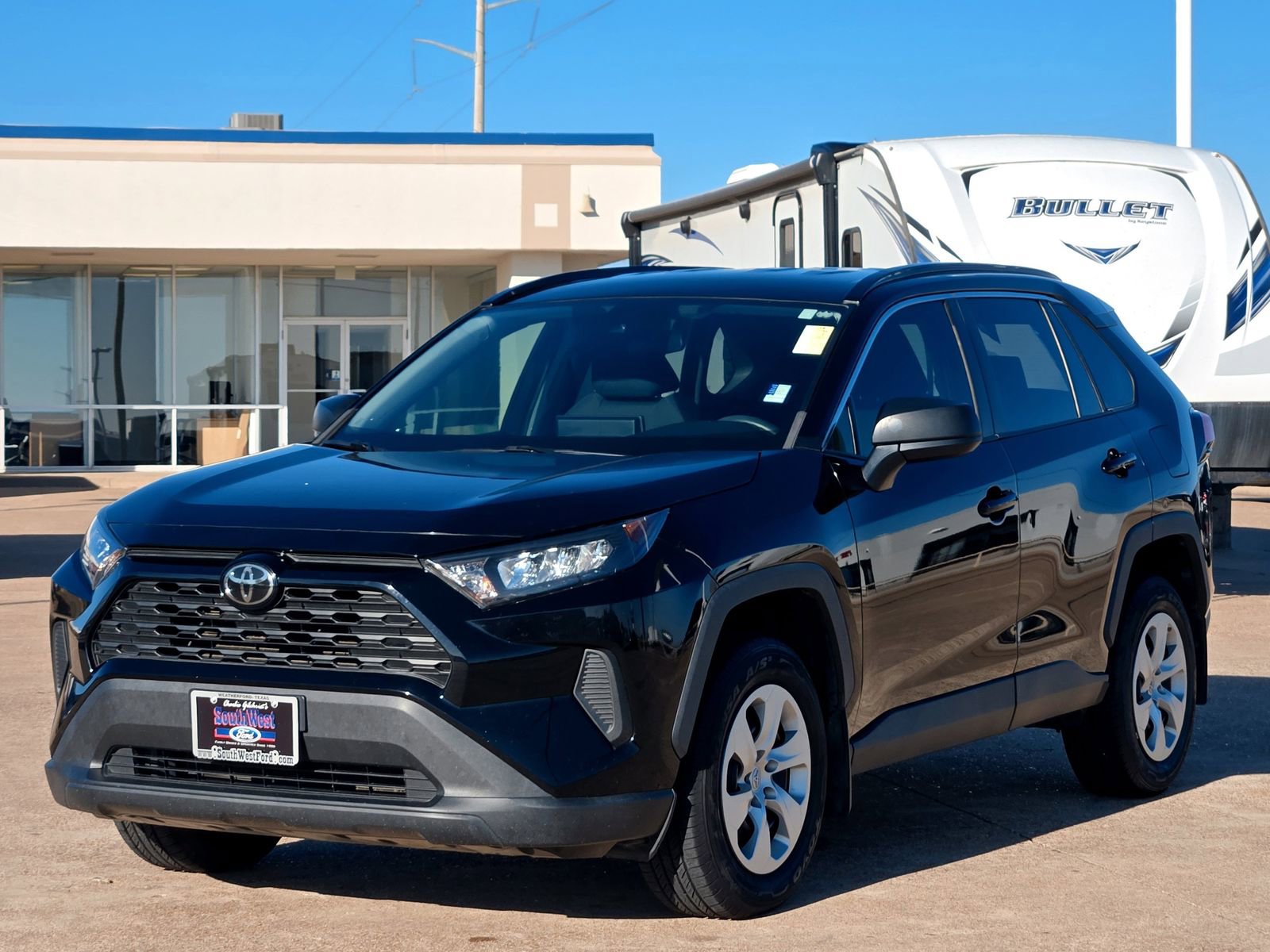 Used 2021 Toyota RAV4 LE image 7