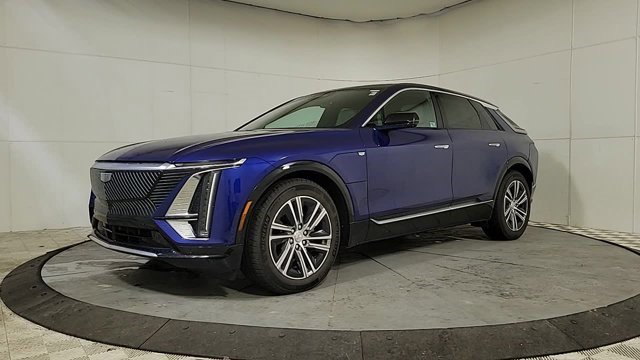 Certified 2024 Cadillac Lyriq Luxury image 3