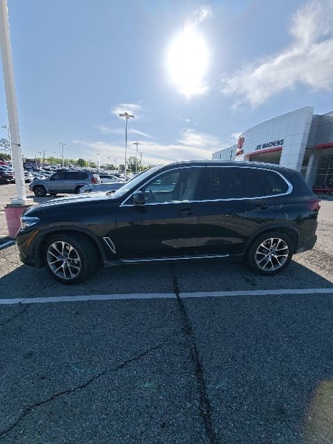 Used 2021 BMW X5 xDrive40i w/ Premium Package image 15