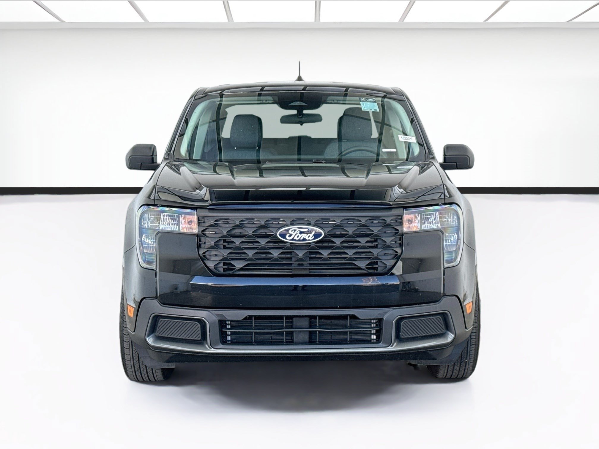 Used 2025 Ford Maverick XLT FWD image 2