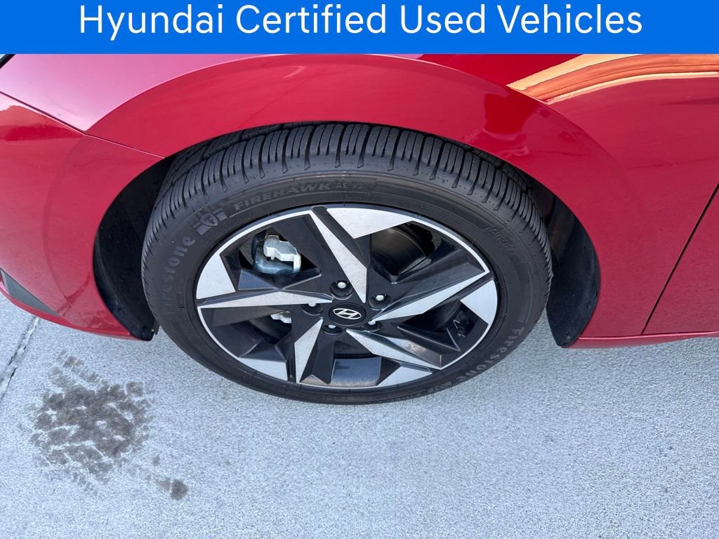 Certified 2023 Hyundai Elantra Limited w/ Preferred Accessory Package image 11
