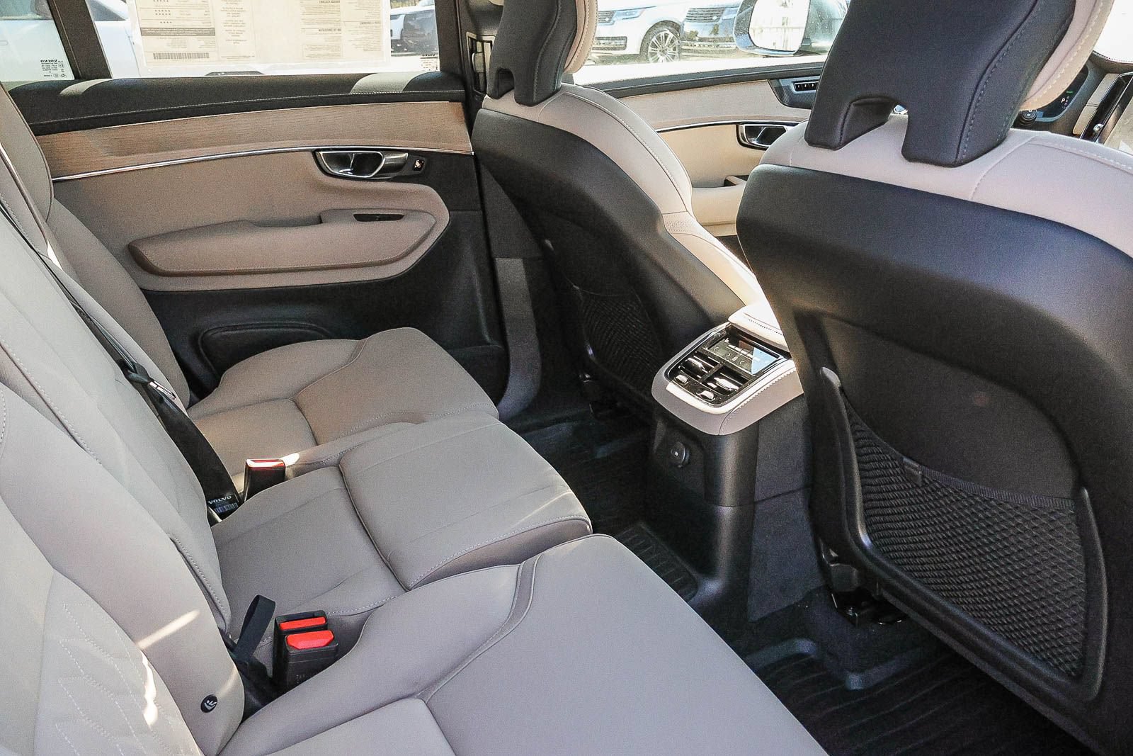 New 2026 Volvo XC90 T8 Plus w/ Protection Package Premier AWD/4WD image 20