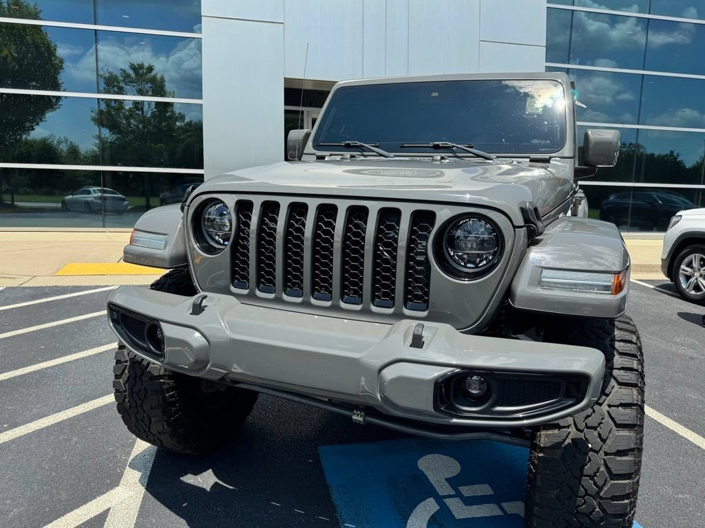 Used 2022 Jeep Gladiator Overland AWD/4WD image 2