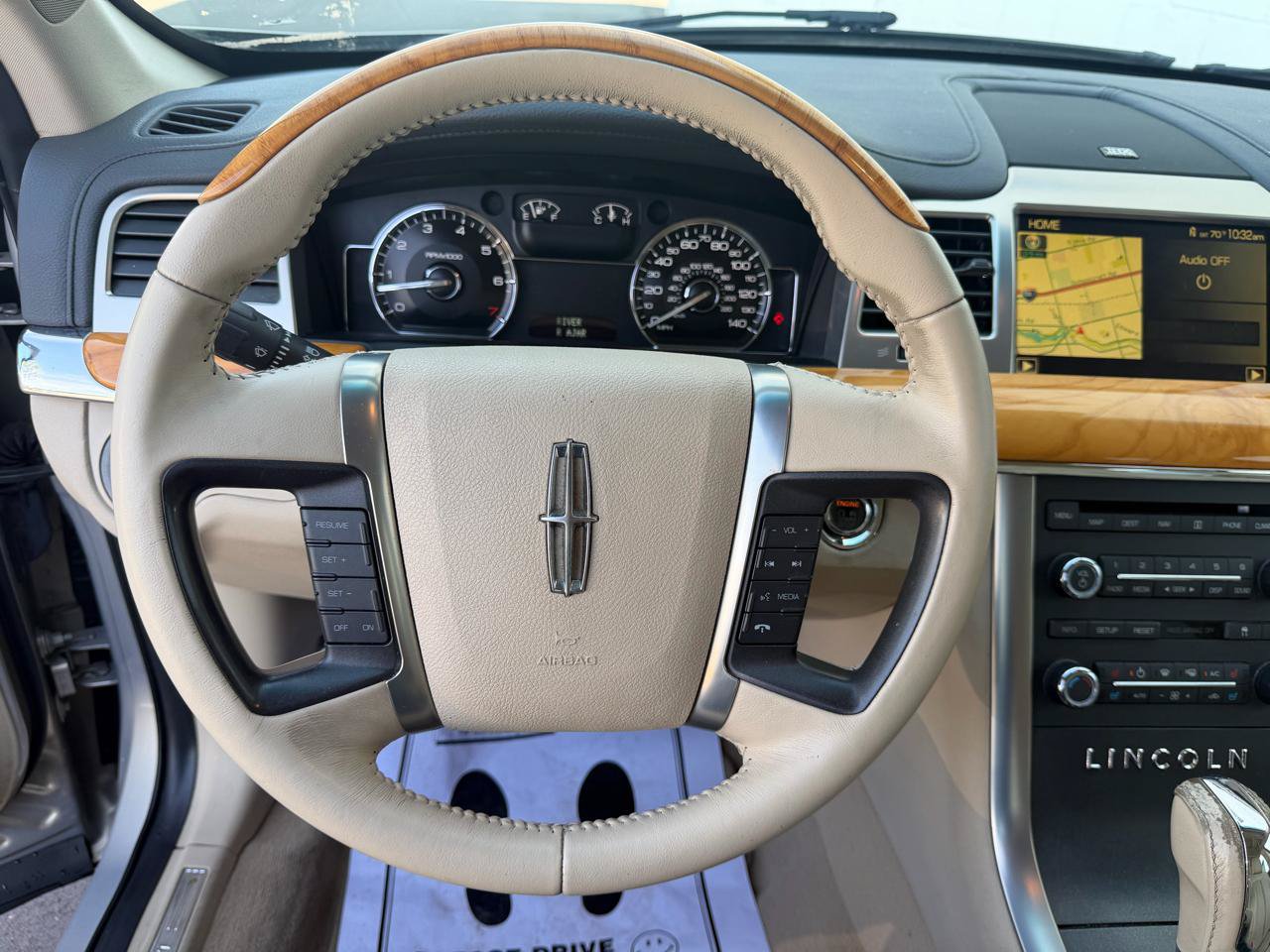 Used 2009 Lincoln MKS AWD image 11