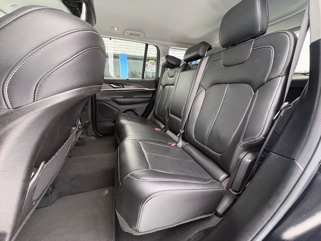 Used 2023 Jeep Grand Cherokee Limited w/ Luxury Tech Group II image 31