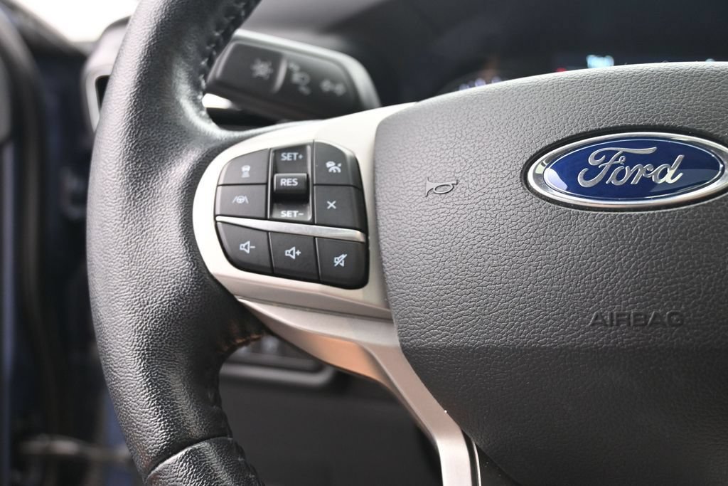 Used 2021 Ford Explorer XLT w/ Equipment Group 202A AWD/4WD image 21