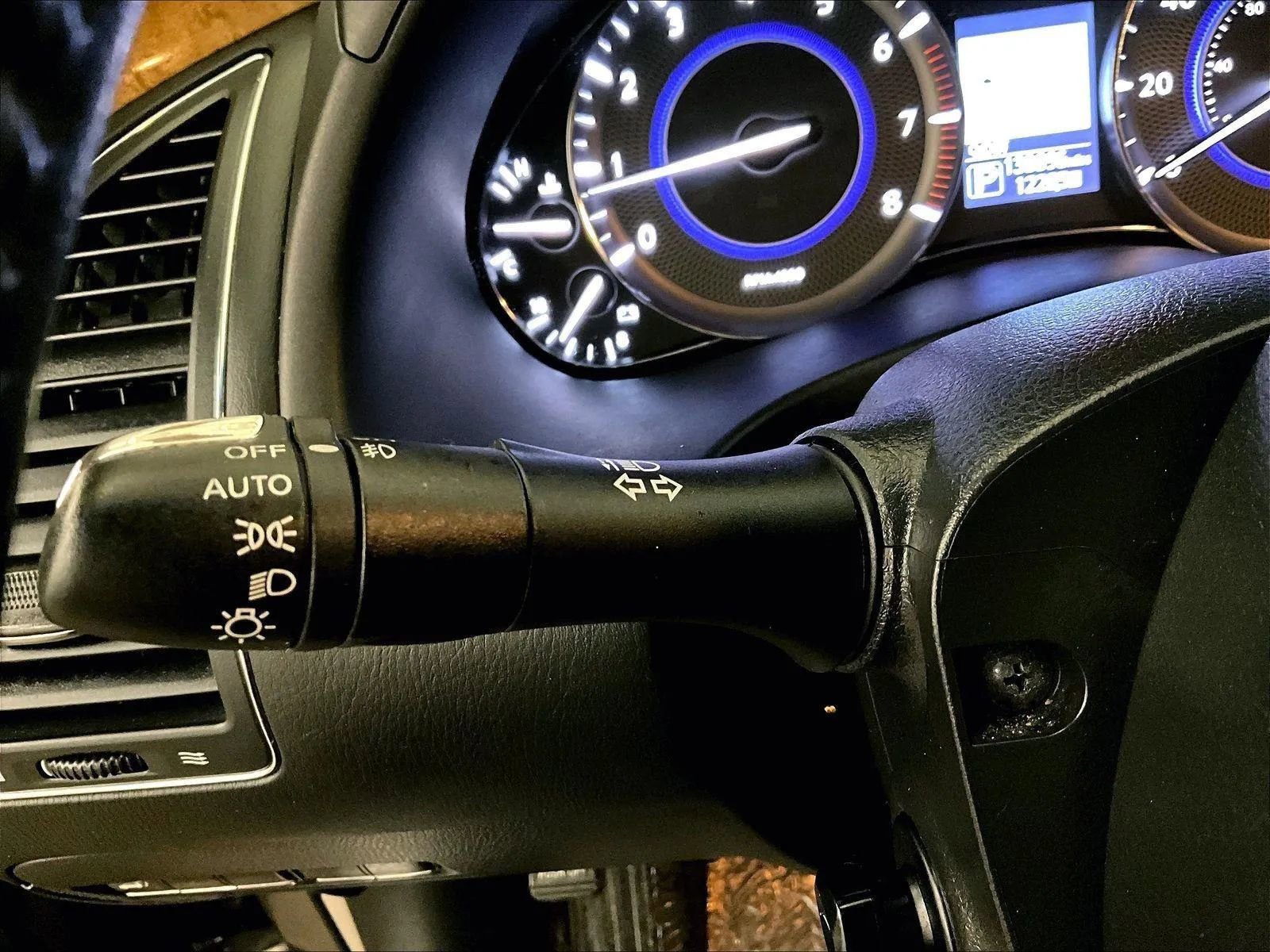 Used 2014 INFINITI QX80 2WD w/ Theater Package image 32