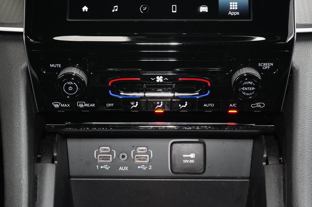 Used 2024 Jeep Grand Cherokee Laredo X w/ Trailer Tow Package image 15