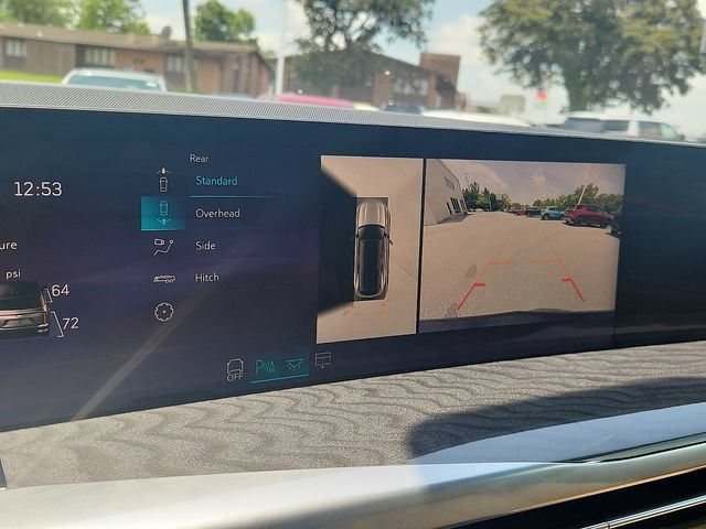 Certified 2025 Cadillac Escalade IQ Luxury 2 AWD/4WD image 17