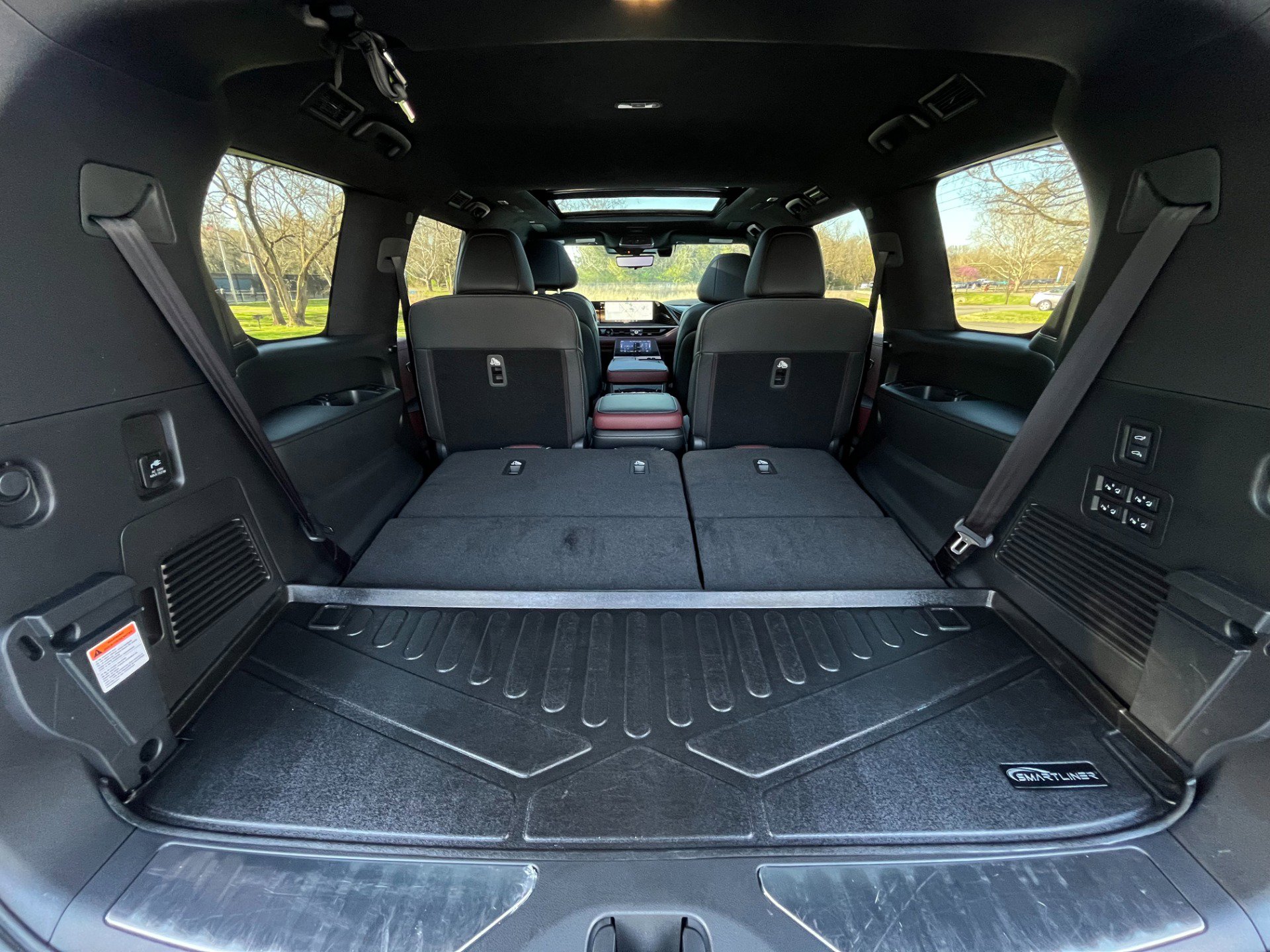 Used 2026 INFINITI QX80 Autograph w/ Premium Cargo Package image 37