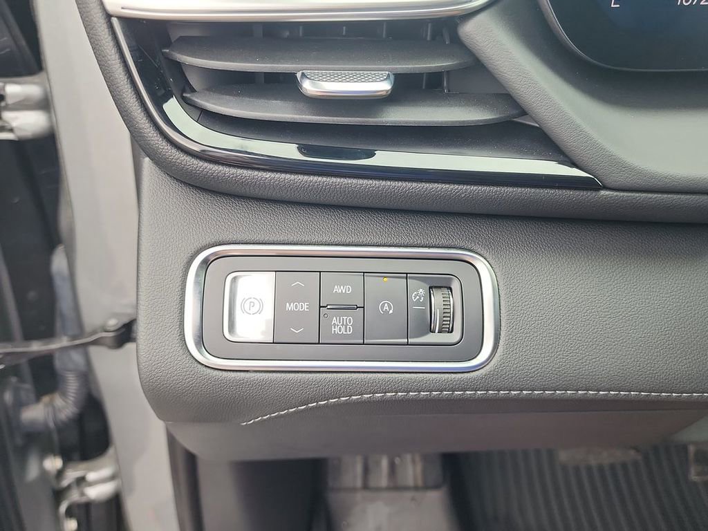 Certified 2025 Buick Enclave Avenir w/ Super Cruise Package AWD/4WD image 17