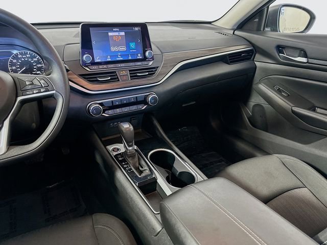Used 2024 Nissan Altima 2.5 SV FWD image 24