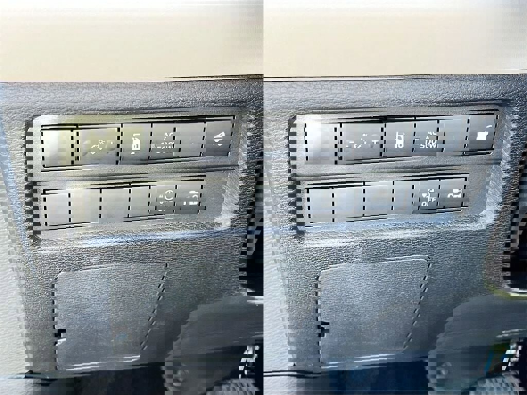 New 2025 Mitsubishi Outlander SEL image 10