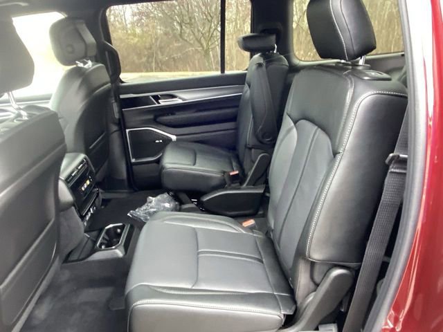 New 2024 Jeep Wagoneer L Series II image 23