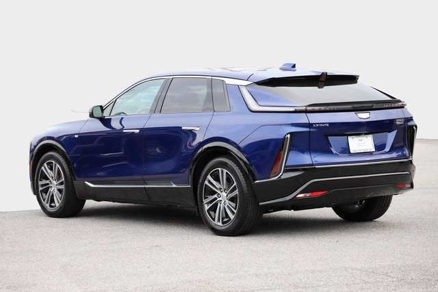 Used 2024 Cadillac Lyriq Luxury image 3