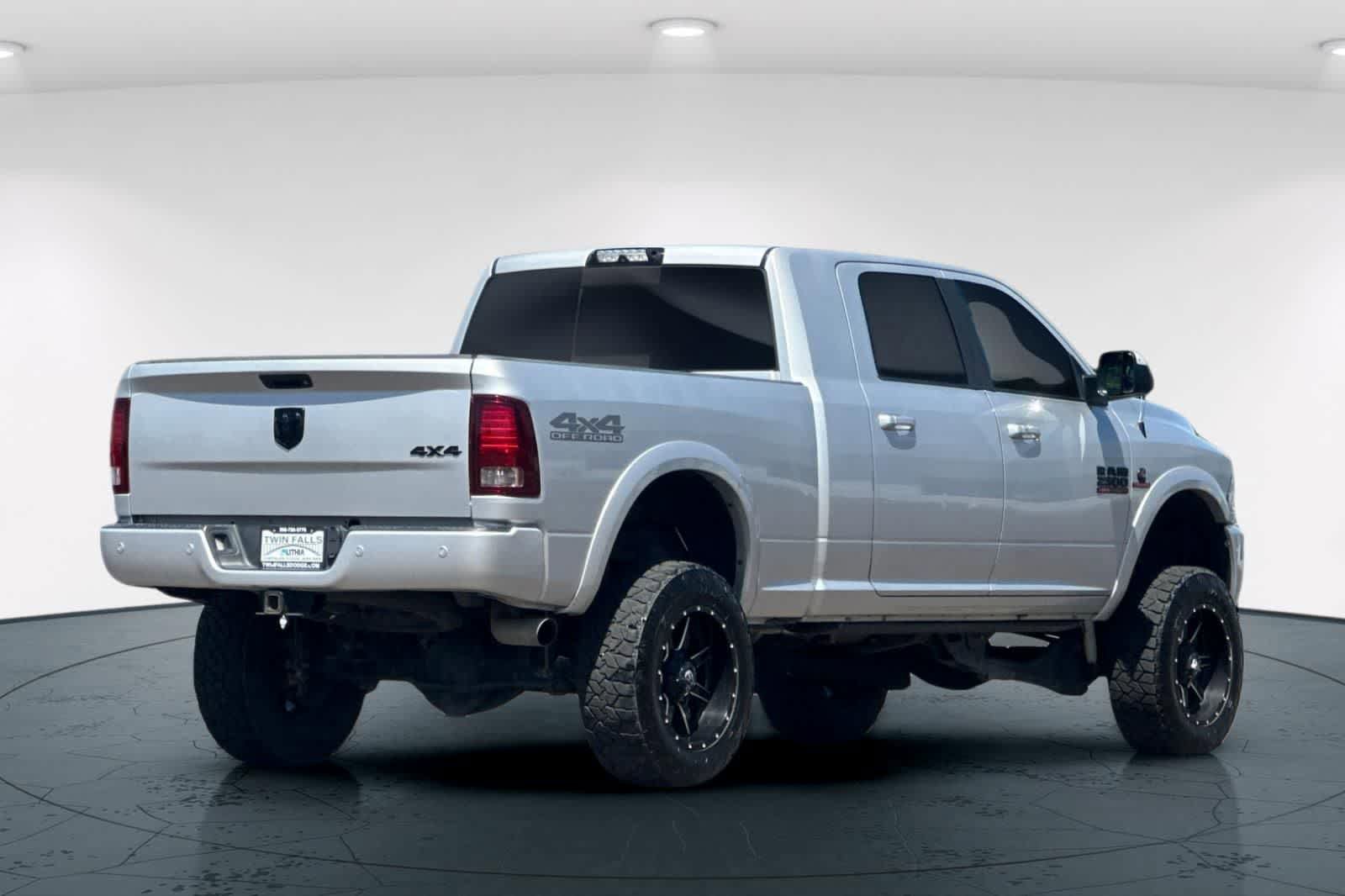 Used 2017 RAM 2500 Laramie w/ Sport Appearance Group AWD/4WD image 2