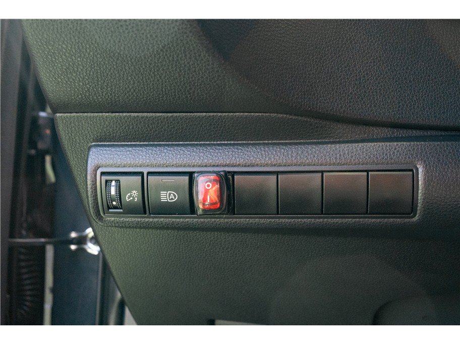 Used 2026 Toyota Corolla LE w/ LE Premium Package FWD image 17