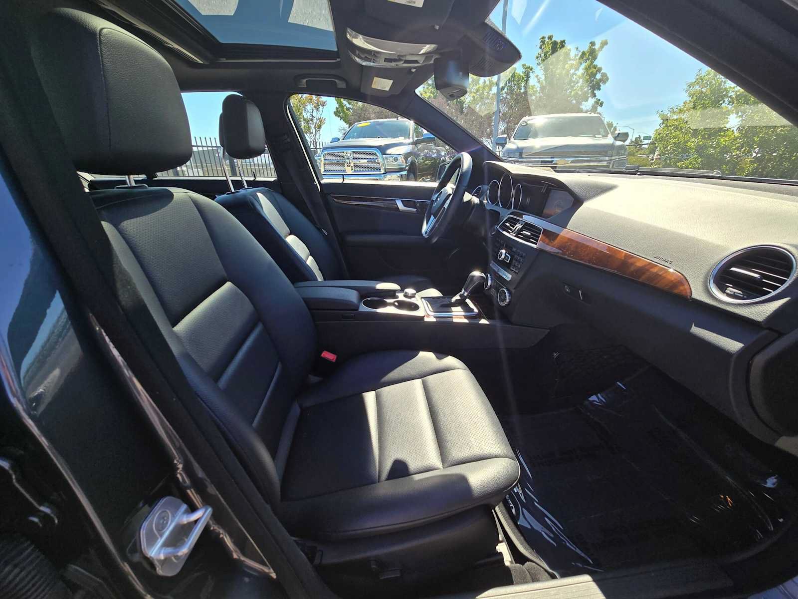 Used 2014 Mercedes-Benz C 250 Sedan image 11