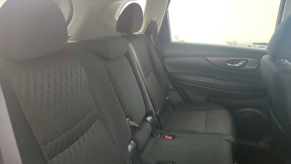 Used 2019 Nissan Rogue SV AWD/4WD image 26