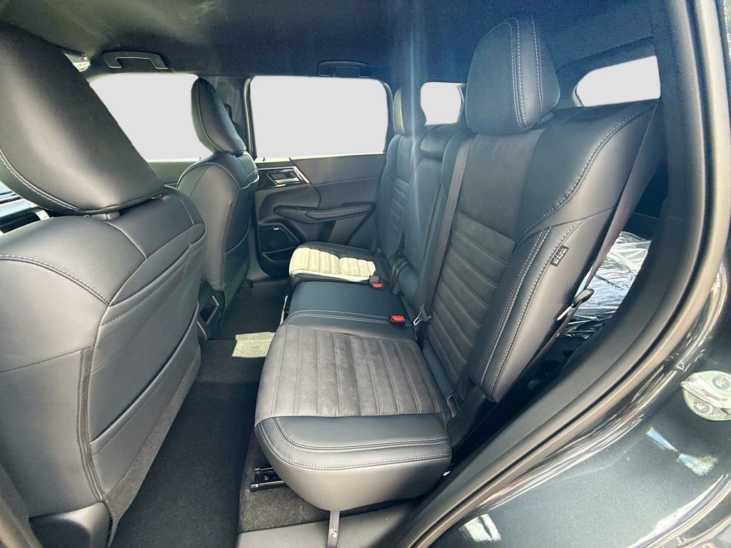 New 2026 Mitsubishi Outlander LE FWD image 23