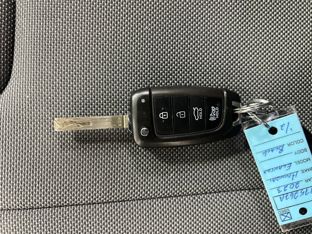 Used 2023 Hyundai Elantra SE w/ Cargo Package FWD image 32
