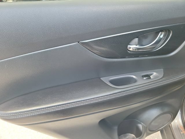 Used 2015 Nissan Rogue SL w/ SL Premium Package AWD/4WD image 13