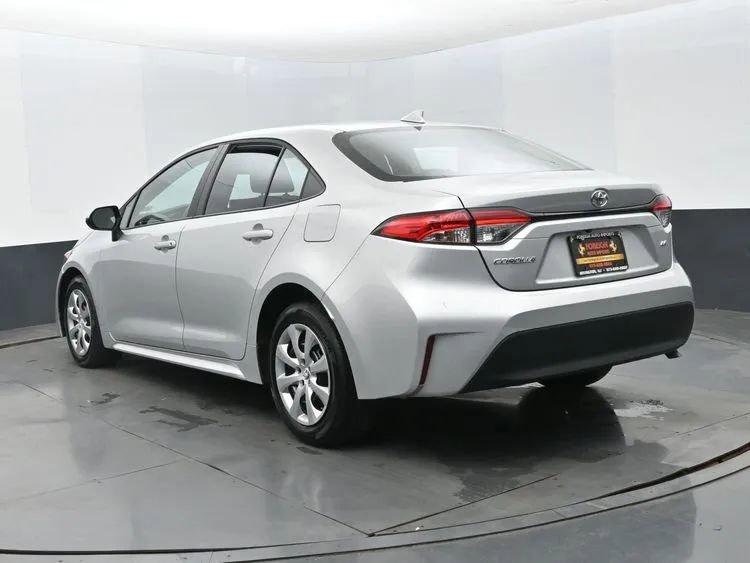 Used 2025 Toyota Corolla LE image 9