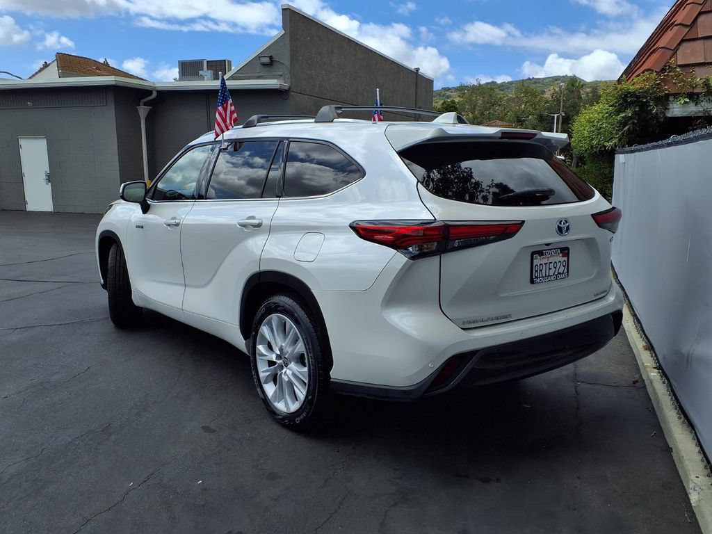 Used 2020 Toyota Highlander Limited FWD image 5