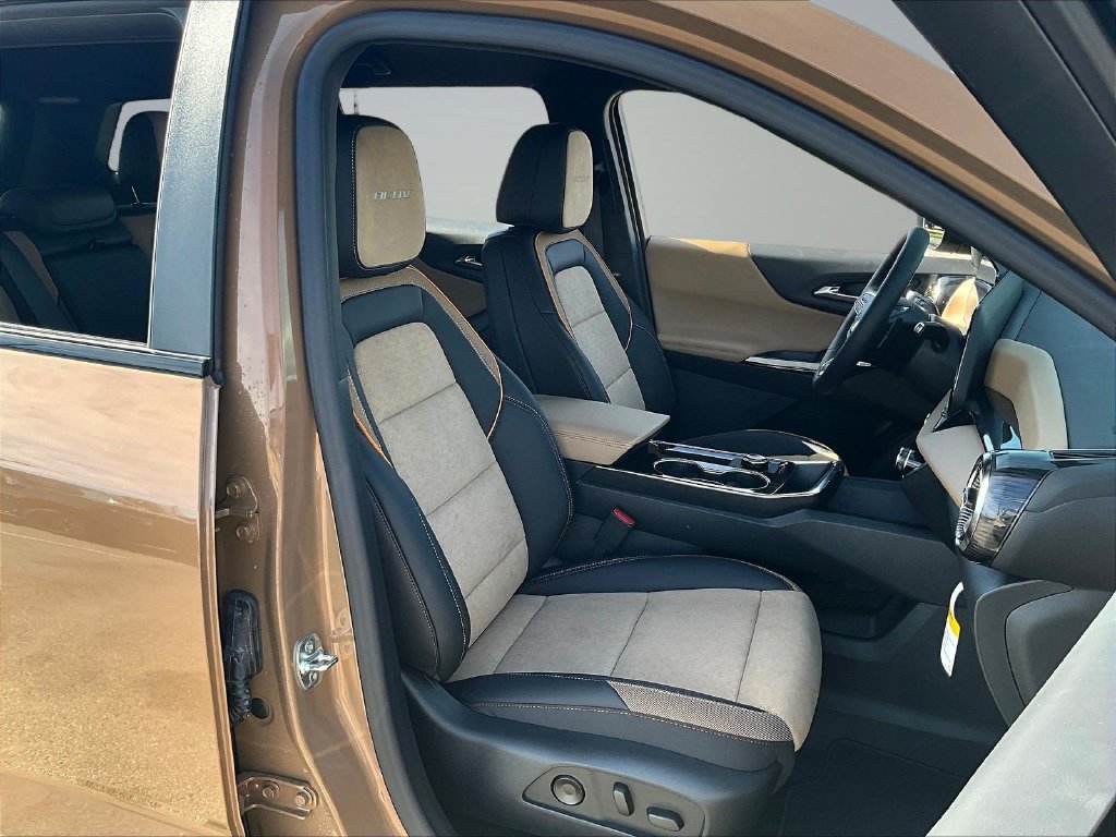 New 2027 Chevrolet Equinox ACTIV w/ Safety and Technology Package AWD/4WD image 32