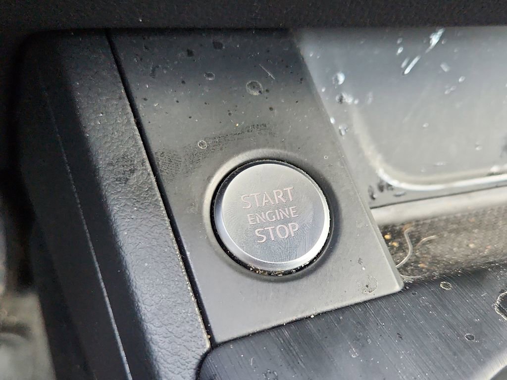 Used 2017 Audi A4 2.0T Premium Plus w/ Premium Plus Package image 18