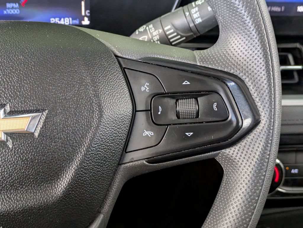 Used 2025 Chevrolet TrailBlazer LT AWD/4WD image 21