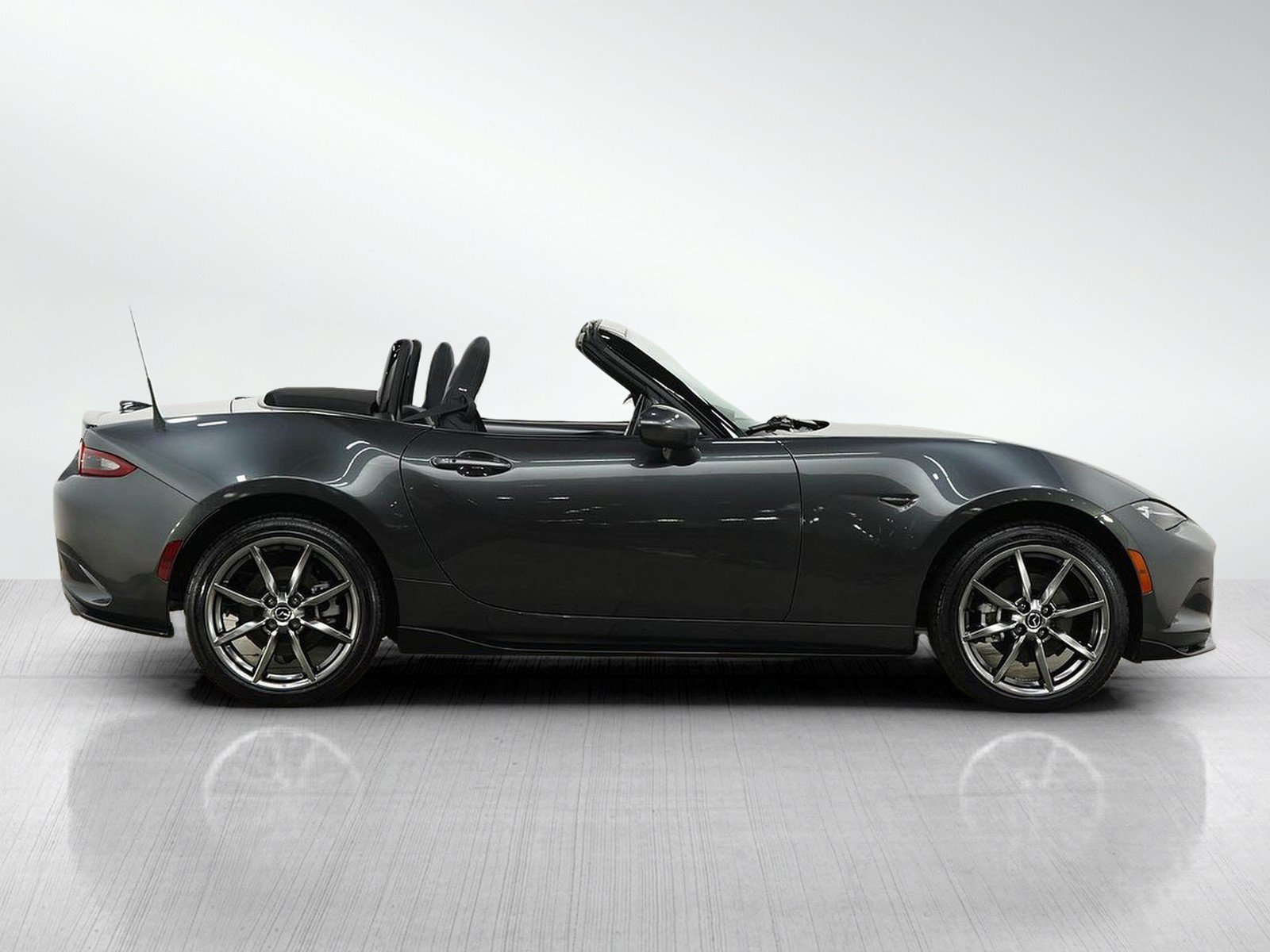 Used 2022 MAZDA MX-5 Miata Grand Touring w/ Appearance Package RWD image 7