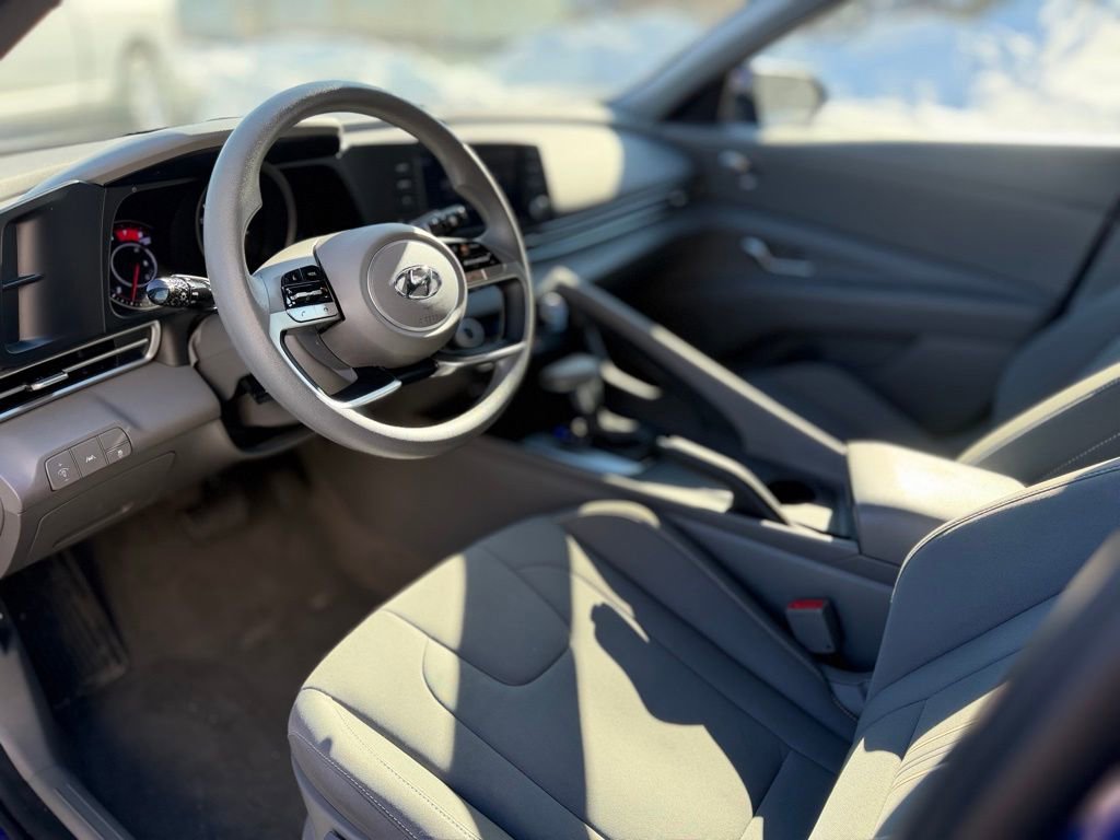 Used 2023 Hyundai Elantra SEL image 13