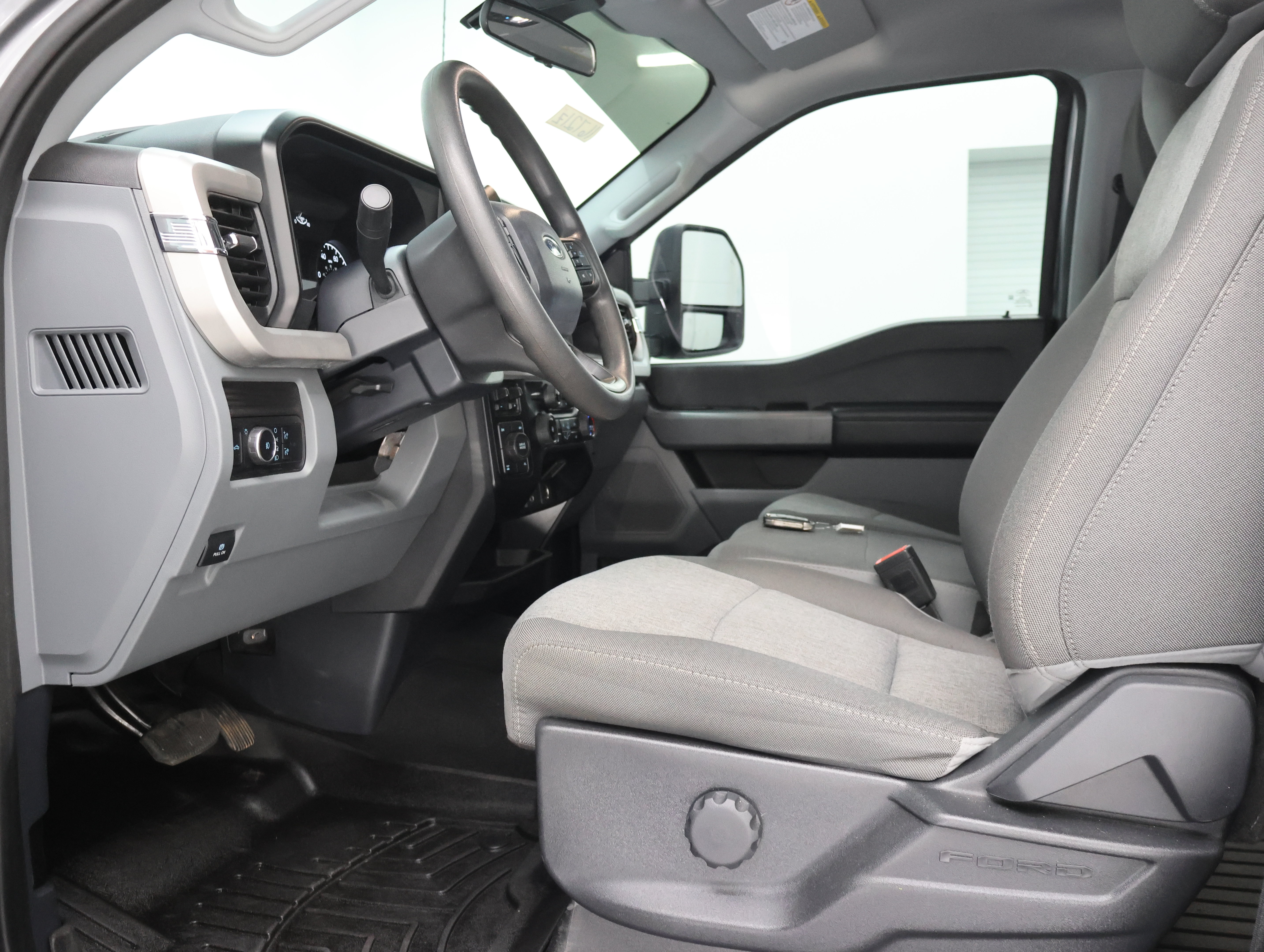 Used 2024 Ford F250 XL w/ STX Appearance Package AWD/4WD image 8