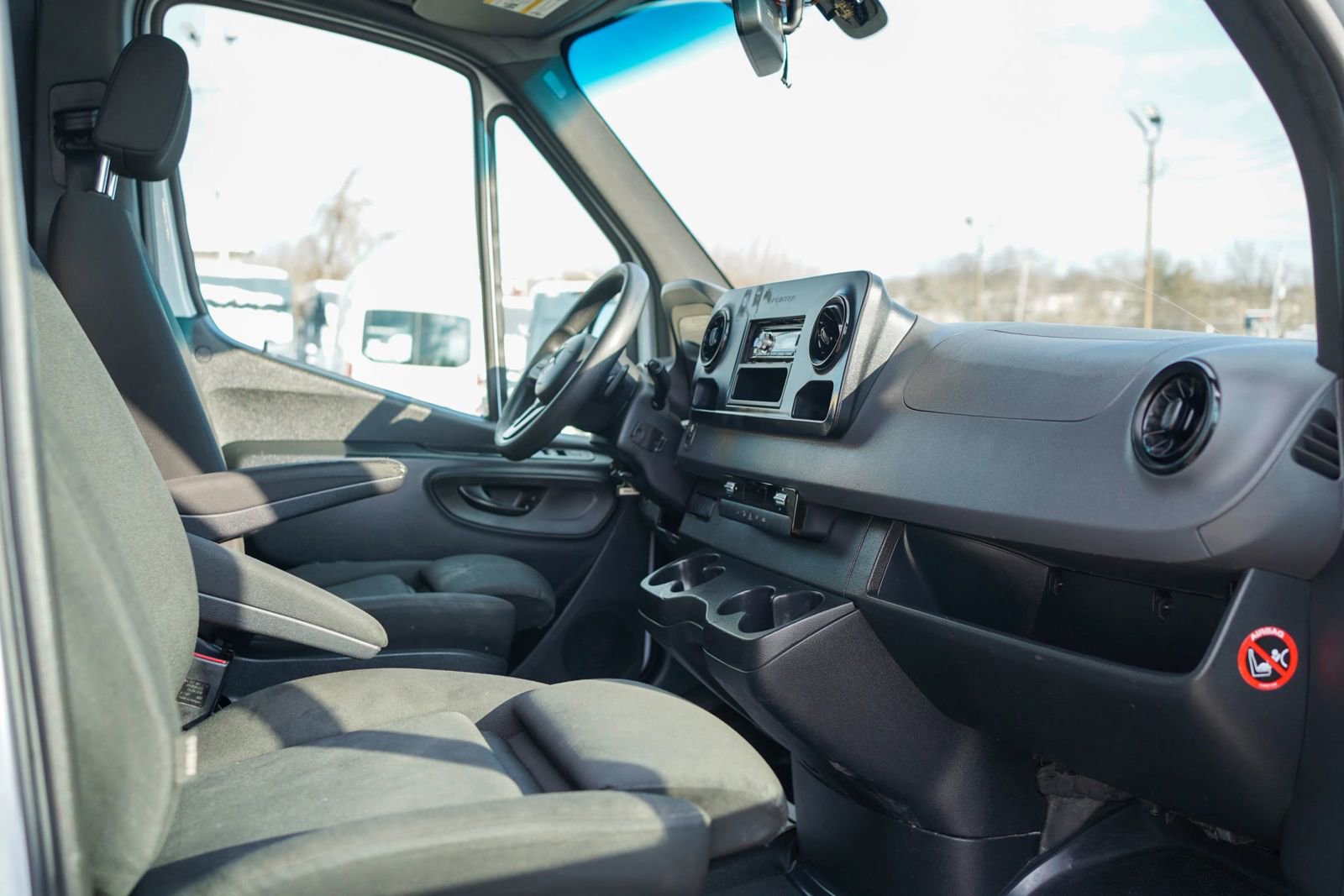 Used 2019 Mercedes-Benz Sprinter 170 Cargo image 11