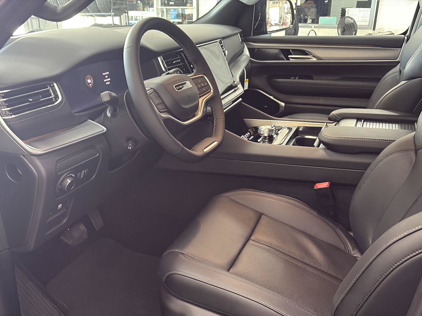 New 2026 Jeep Grand Wagoneer Limited AWD/4WD image 5