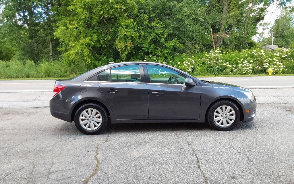 Used 2011 Chevrolet Cruze LS w/ Connectivity Package FWD image 3
